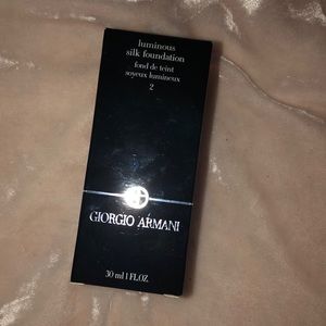 Giorgio Armani luminous silk foundation
